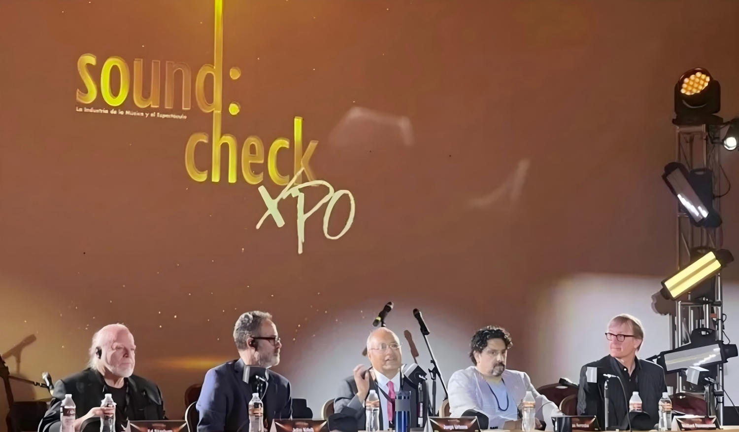 QQ20251016-084850(1)